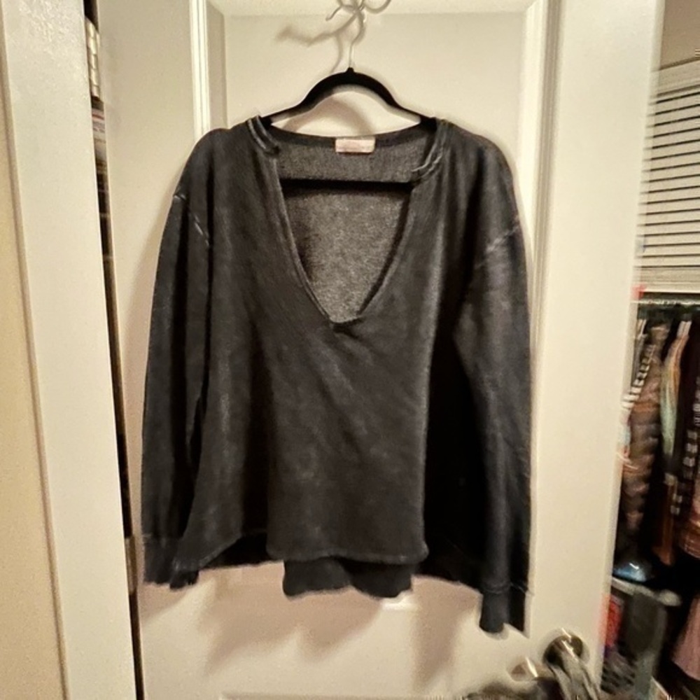 Sun & showdown sweater